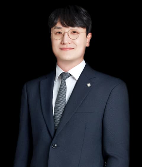 울산공중밀집장소추행변호사 undefined